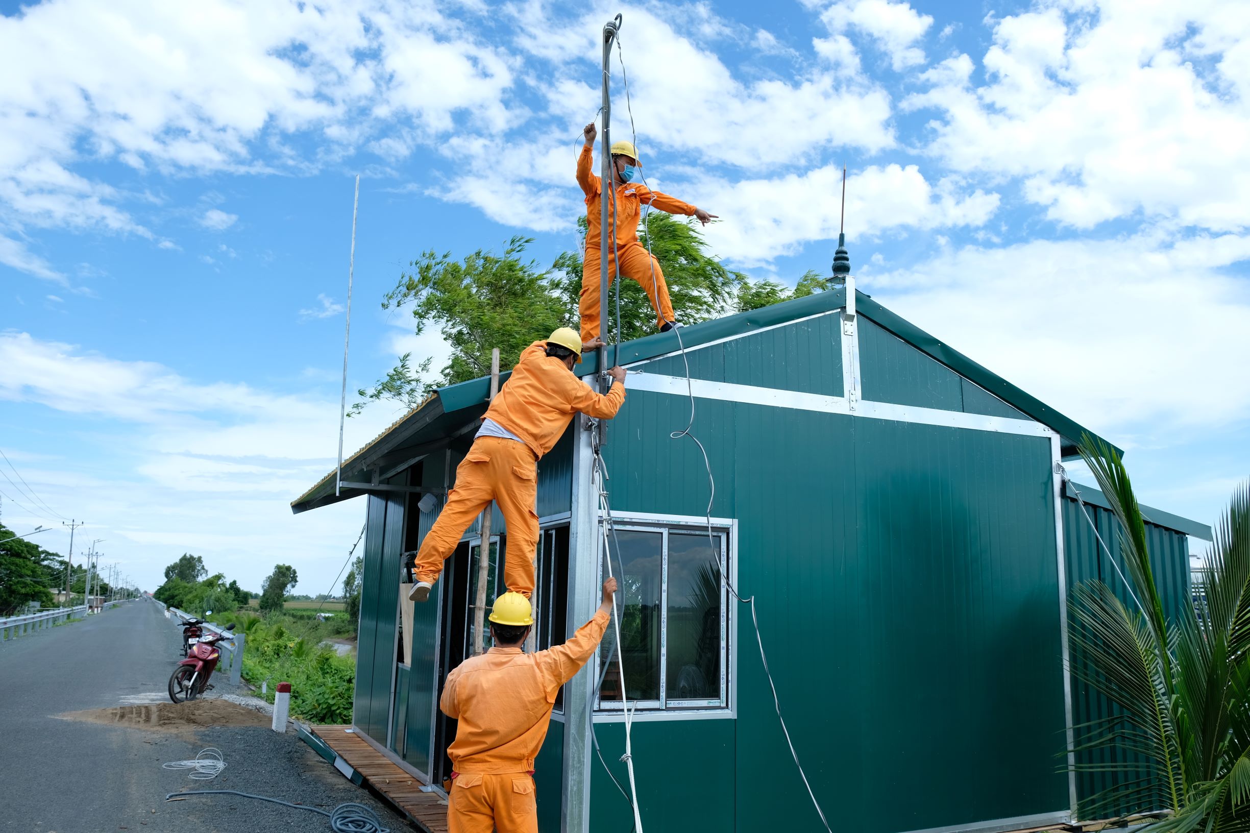 Có được đền bù đất vướng hành lang an toàn lưới điện không?